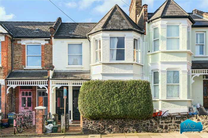 2 Bedroom Apartment To Rent In North View Road, Crouch End, London, N8