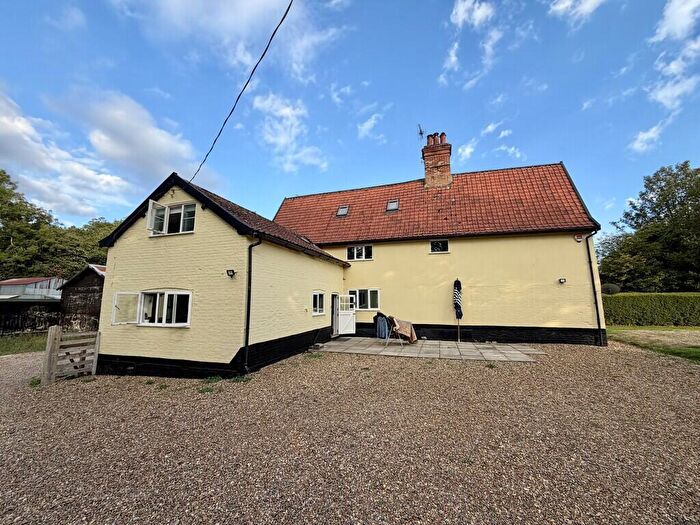 5 Bedroom Farm House To Rent In The Common, Fritton, Norfolk, NR15