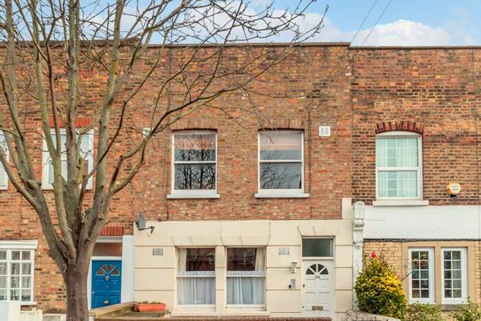 2 Bedroom Flat To Rent In Playford Road, Finsbury Park, N4