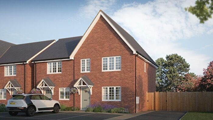 3 Bedroom Semi Detached House For Sale In Lower Broadheath, Worcester, WR2