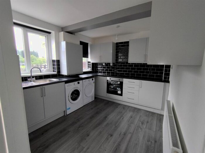 3 Bedroom Property To Rent In Cotton Road, Tunstall, Stoke-On-Trent, ST6