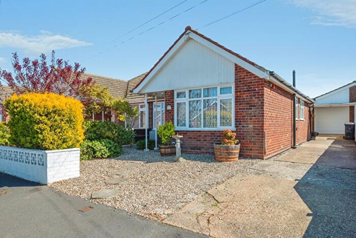 3 Bedroom Detached Bungalow For Sale In Winifred Way, Caister-On-Sea, Great Yarmouth, NR30