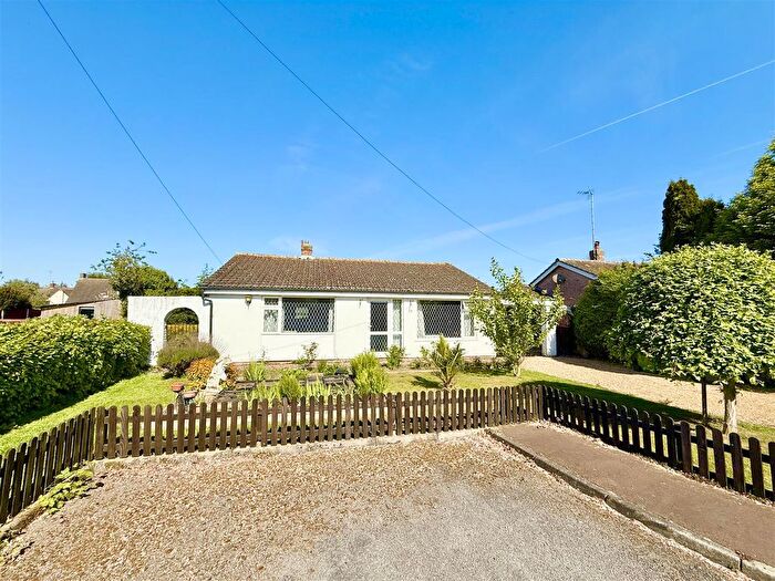 2 Bedroom Detached Bungalow For Sale In Broadlands Road, Hickling, NR12