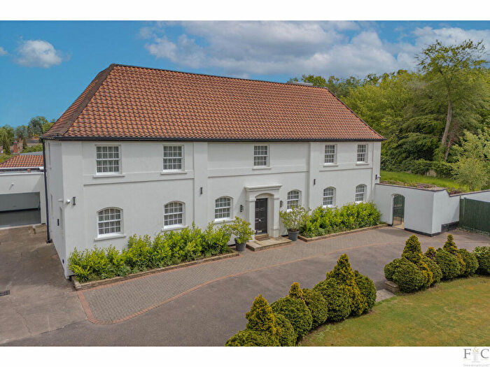 6 Bedroom Detached House For Sale In Stoughton Drive South, Leicester, LE2