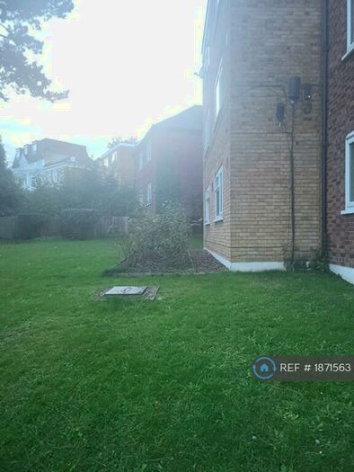 2 Bedroom Flat To Rent In Colin Court, London, SE6