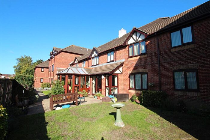 1 Bedroom Flat For Sale In The Crescent, Eastleigh, SO50