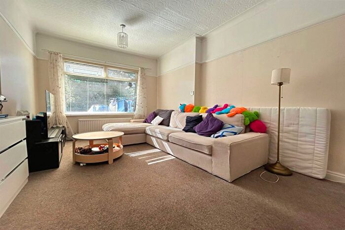 3 Bedroom Semi-detached House For Sale In Warwick Drive, Sale, M33