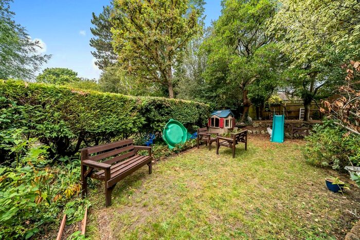 3 Bedroom Flat For Sale In Park Hill, Ealing, London, W5