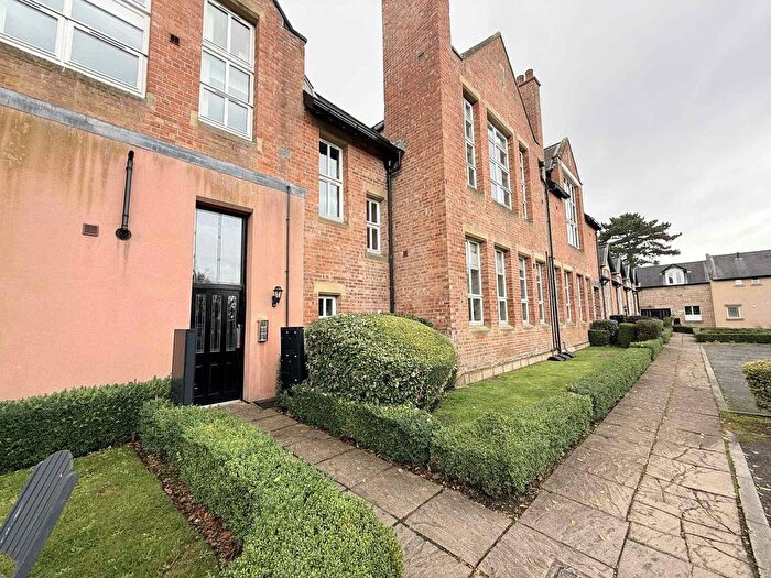 2 Bedroom Flat To Rent In Grammar School Court, Ormskirk, L39