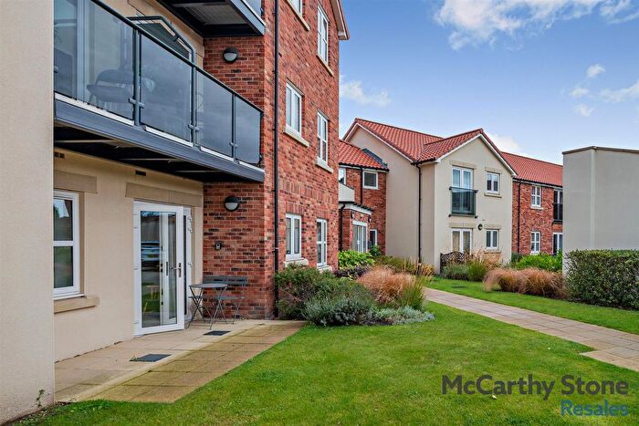 1 Bedroom Flat For Sale In Rogerson Court, Scaife Garth, Pocklington, Yorkshire, YO42