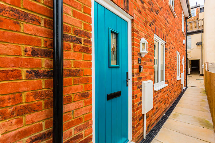 1 Bedroom Ground Maisonette To Rent In Market Square, Buckingham, MK18