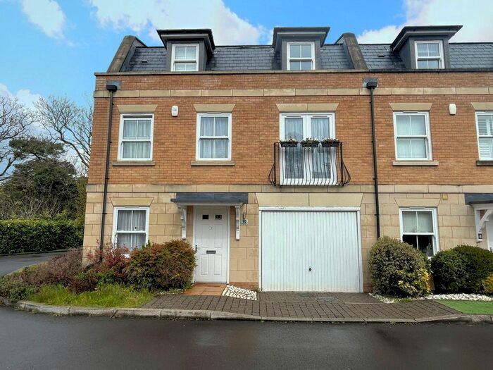 4 Bedroom End Of Terrace House To Rent In Haden Square, Reading, Berkshire, RG1