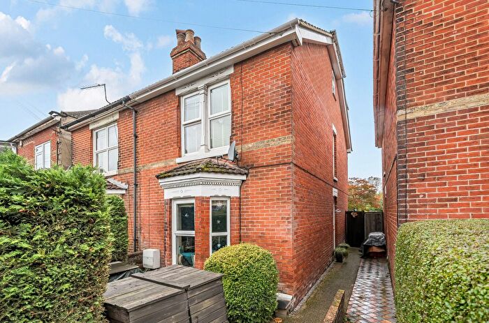 4 Bedroom Semi-Detached House For Sale In Twyford Road, Eastleigh, Hampshire, SO50