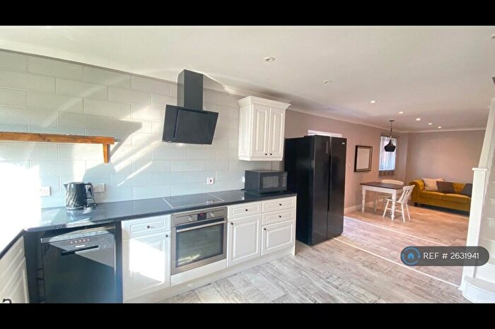 2 Bedroom End Of Terrace House To Rent In Tregaron Gardens, New Malden, KT3