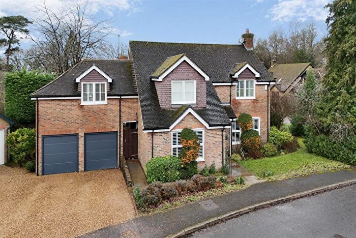 5 Bedroom Detached House For Sale In Japonica Close, Wokingham, Berkshire, RG41