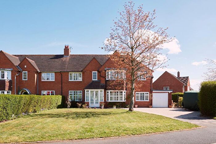 4 Bedroom Semi Detached House For Sale In Green Meadow Road, Bournville, Birmingham, B29
