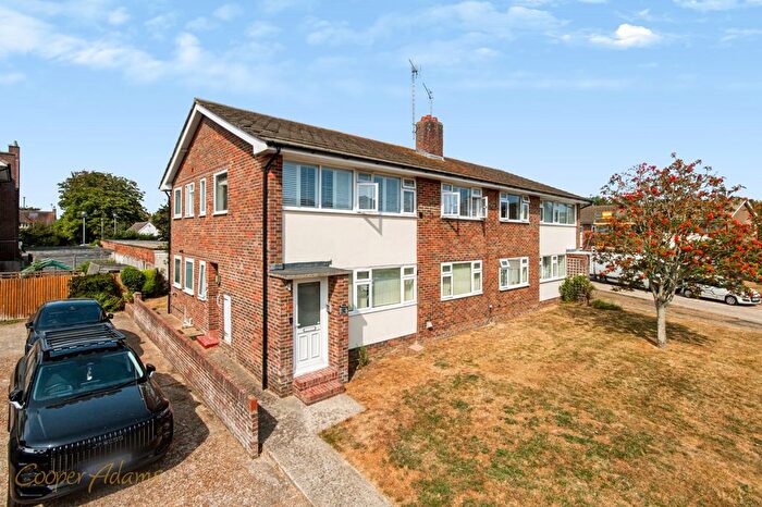 2 Bedroom Flat For Sale In Elm Place, Rustington, BN16