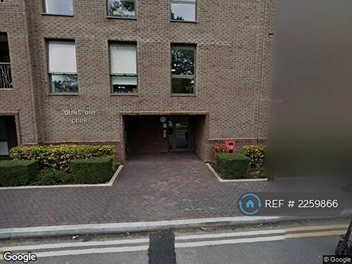 2 Bedroom Flat To Rent In Adenmore Road, London, SE6