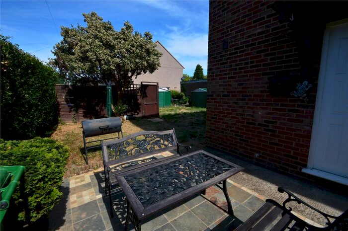 2 Bedroom Maisonette To Rent In Berryfield, Slough, Berkshire, SL2