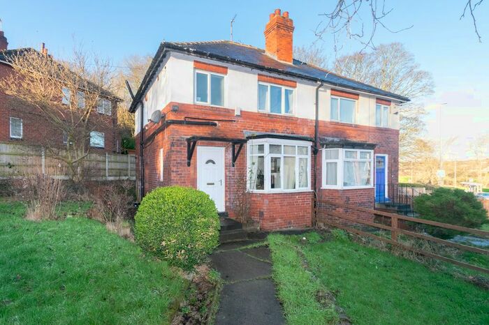 3 Bedroom Semi-Detached House To Rent In Ridge Grove, Meanwood, Leeds LS72Ln LS7