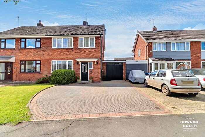 3 Bedroom Semi Detached House For Sale In Uttoxeter Road, Hill Ridware, Rugeley, WS15