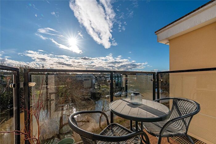 2 Bedroom Flat For Sale In Clifford Way, Maidstone, ME16