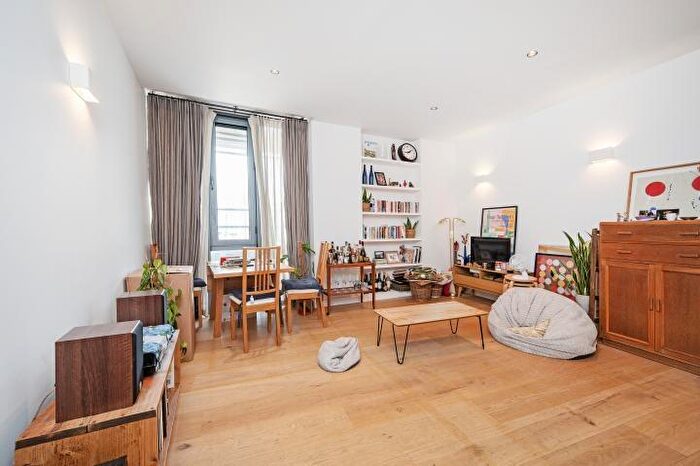 2 Bedroom Flat For Sale In Arthaus Apartments, Richmond Road, London, E8