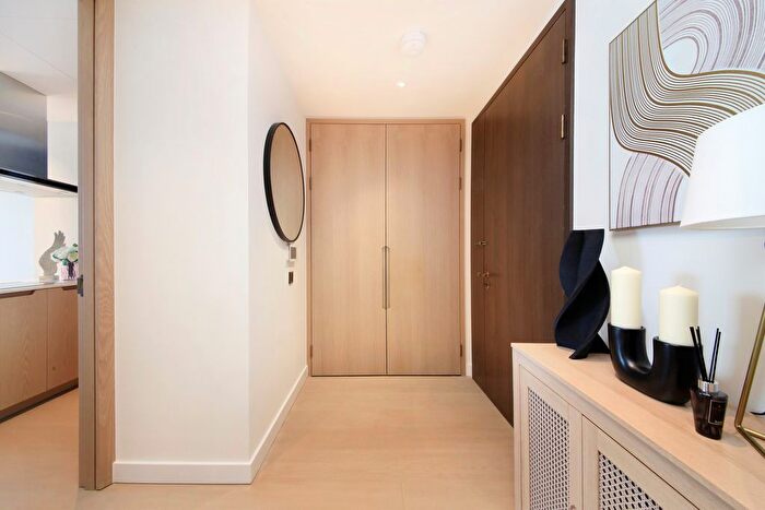 1 Bedroom Flat To Rent In Nine Elms Lane, New Covent Garden, SW8