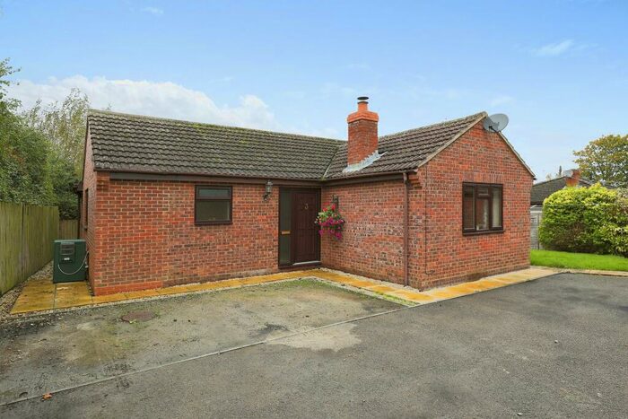2 Bedroom Bungalow For Sale In Blacksmiths Close, Beckford, Tewkesbury, Worcestershire, GL20