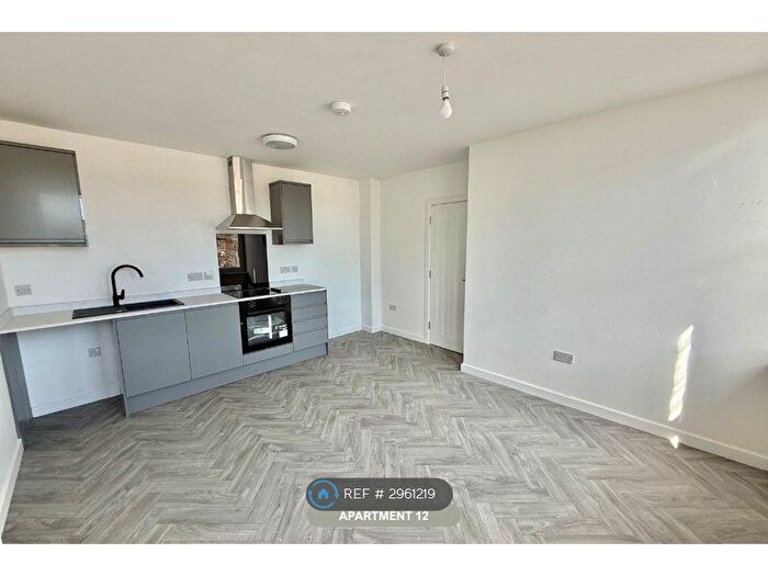1 Bedroom Flat To Rent In Market Place, Mansfield, NG18