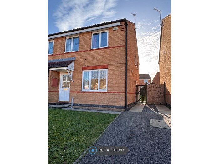 3 Bedroom Semi-Detached House To Rent In Burchnall Road, Leicester, LE3
