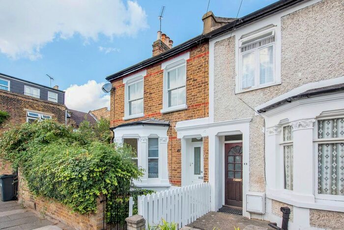4 Bedroom Property To Rent In Fraser Street, Glebe Estate, London, W4