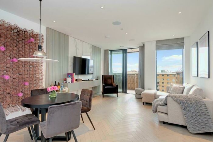 2 Bedroom Flat To Rent In Lodge Road, London, NW8