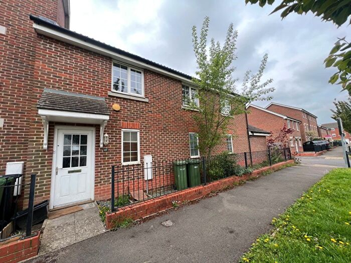 2 Bedroom Maisonette To Rent In South Street, Eastleigh, Hampshire, SO50