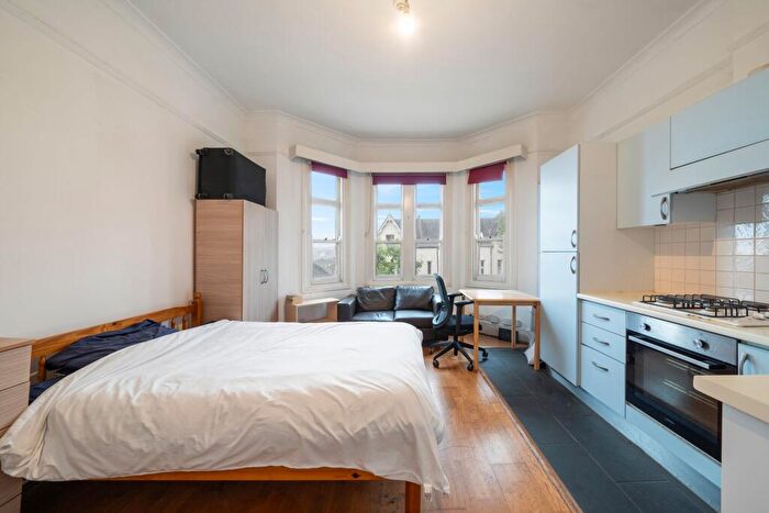 Apartment To Rent In Muswell Hill, N10