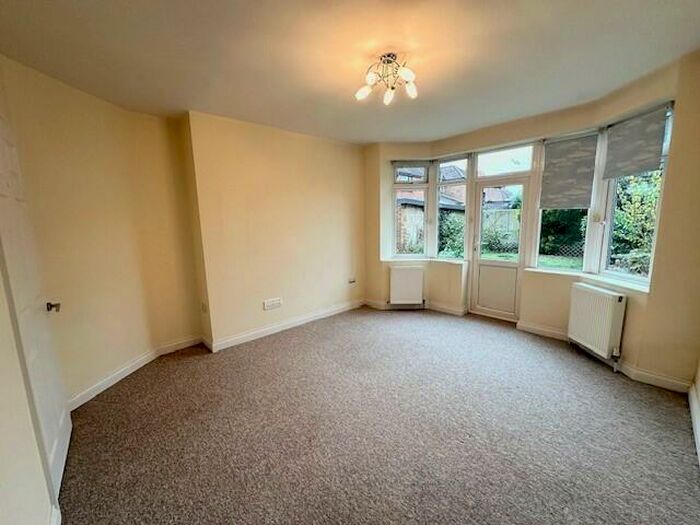 1 Bedroom Flat To Rent In Bitterne, SO19