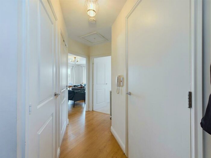 1 Bedroom Flat To Rent In East Fields Road, Bristol, BS16