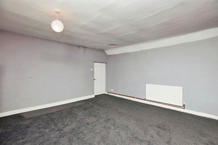 2 Bedroom Character Property For Sale In Roes Lane, Crich, Matlock, DE4