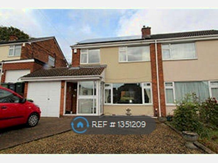 3 Bedroom Semi-Detached House To Rent In Timothy Road, Tividale, Oldbury, B69