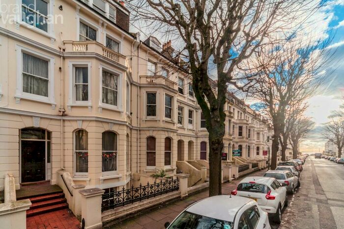 2 Bedroom Flat To Rent In St Aubyns, Hove, East Sussex, BN3
