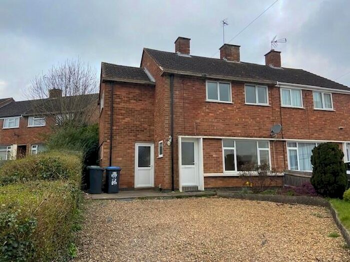3 Bedroom Semi-Detached House To Rent In Vere Road, Hillmorton, Rugby, CV21