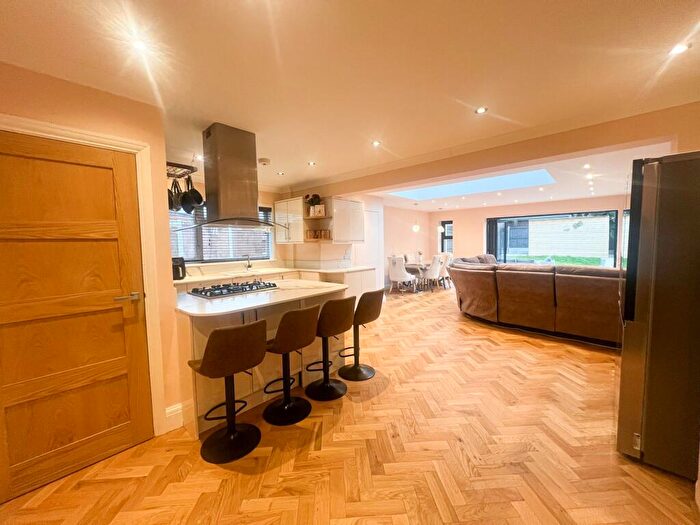4 Bedroom Semi-Detached House To Rent In St. Barnabas Road, Woodford Green, IG8