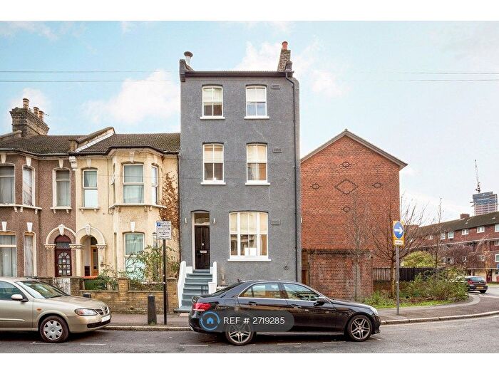 3 Bedroom End Terrace House To Rent In Grove Crescent, London, E15