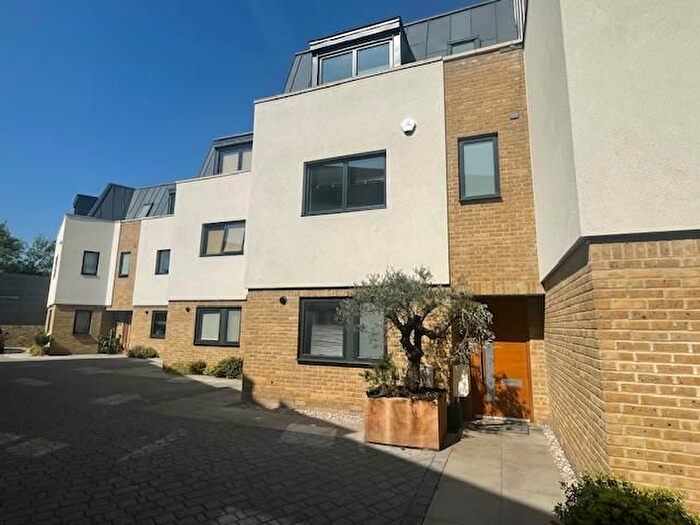 4 Bedroom Property To Rent In Heritage Mews, Tottenham, N17
