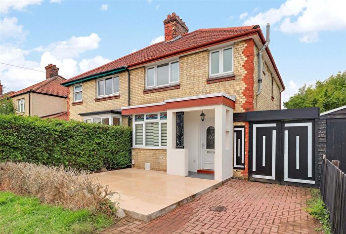 3 Bedroom Semi Detached House For Sale In Coleridge Road, Cambridge, CB1