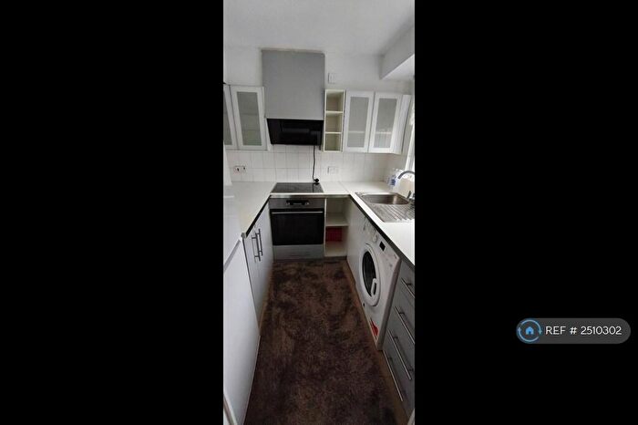 Studio To Rent In High Street, Colnbrook, SL3