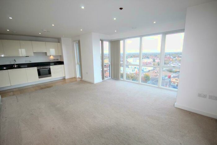 2 Bedroom Flat To Rent In Lexington Apartments, Slough, SL2