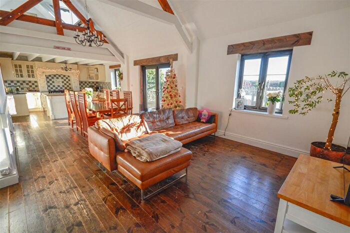 4 Bedroom Detached House For Sale In Worksop Road, Mastin Moor, Chesterfield, S43