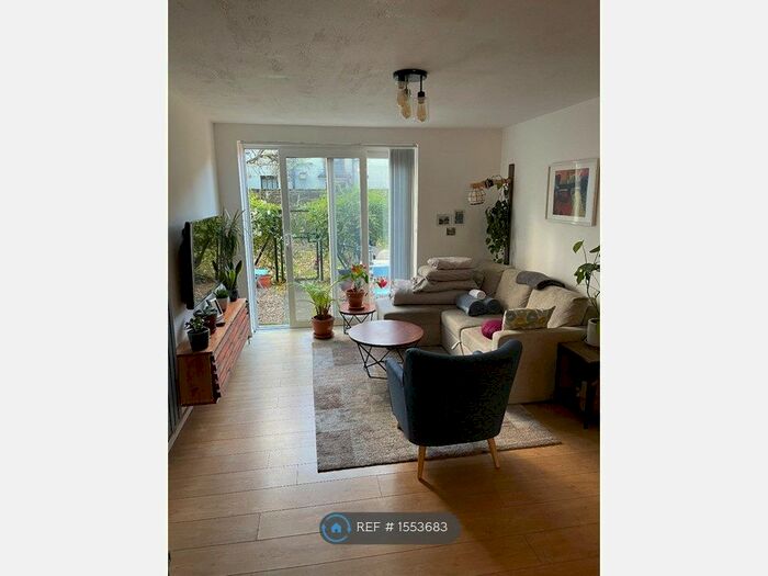 1 Bedroom Flat To Rent In Hawthorne Close, London, N1