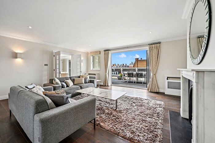 3 Bedroom Flat To Rent In Princes Gate, London, SW7